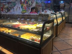 面包甜点陈列柜-赞记龙凤礼饼(广州市二宫向群宾馆店)