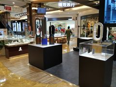 -王府井百货熙地港店
