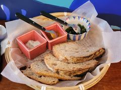 三种酱配酸面包-Mesa Madre梅萨妈妈·Bintana(国贸店)