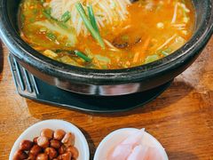 香辣过桥米线-滇越乘象云南餐厅(次渠店)