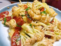 腊肠小炒菜花-那家老院子东北菜·饺子·小鸡炖蘑菇(艳华街店)