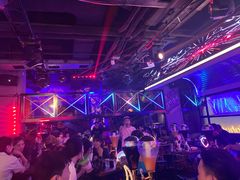 -UP嘻哈酒吧(粉巢店)