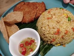 印尼炒饭配炸猪排-长勺子东南亚(街道口店)