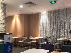 大堂-麦当劳(宝山大厦店)