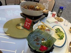 -刘姐啤酒鱼民族演艺餐厅(西街总店)