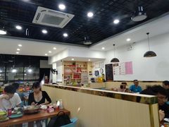 大堂-老何家后安粉·糟粕醋海鲜火锅(三亚湾椰梦长廊店)