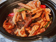 -穹六人间 people 6(岳阳路店)