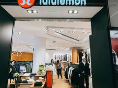 -lululemon(上海浦东IFC店)