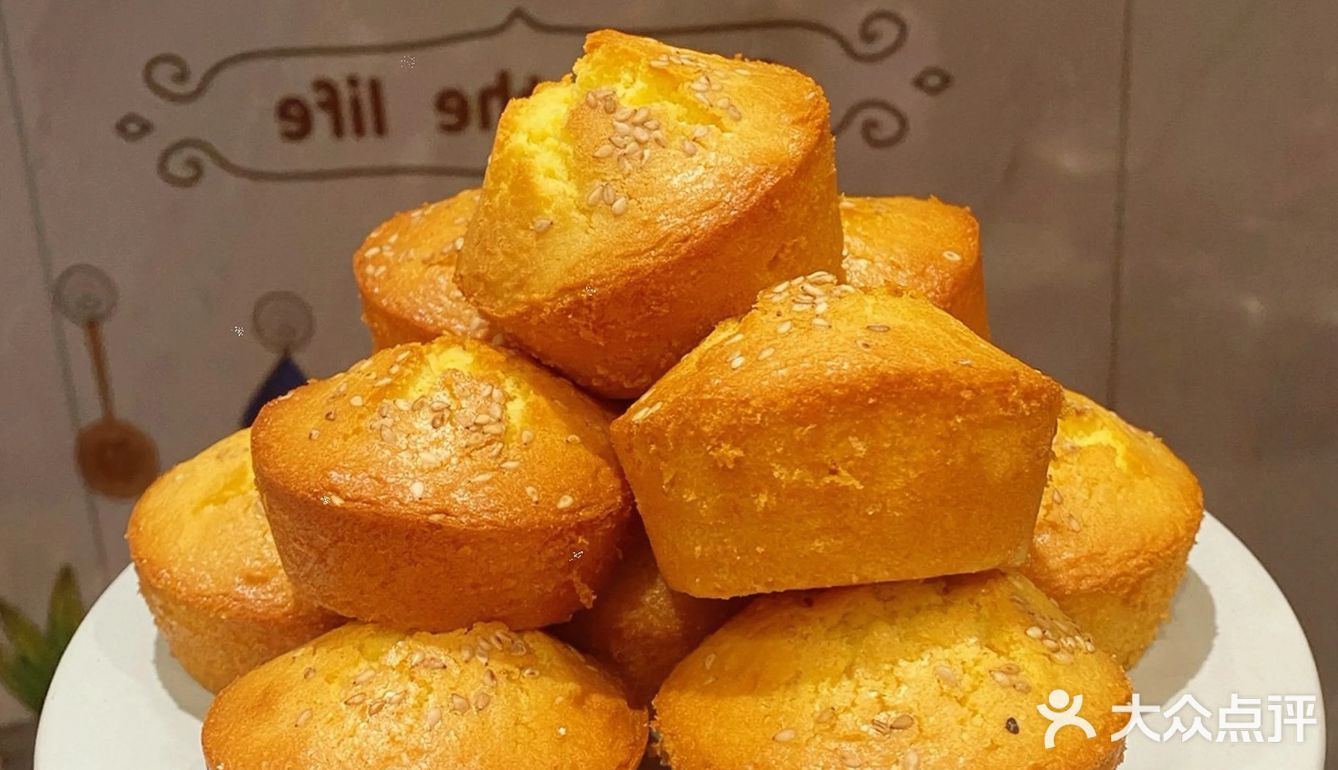 这个老式鸡蛋糕太好吃啦，做好满屋子都是蛋糕的香味