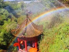 -雪山彩虹谷景区