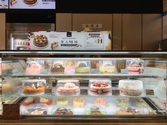面包甜点陈列柜-哈根达斯(美罗城店)