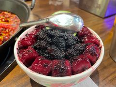 乌漆嘛黑冰汤圆-萍姐火锅·公路夜市(南京新街口店)