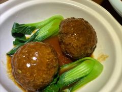 蛋黄狮子头-院里汤包·虾汤包青岛菜(辽源路店)
