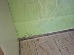 -卡罗酒店(东门晒布地铁站店)