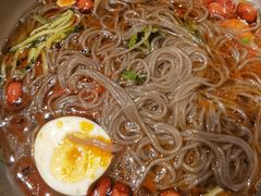 -山野的朋友露营炭火烤肉