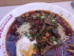 -犟一碗双椒鸡面(得意世界店)