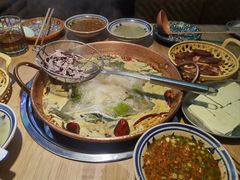 -洱火云南酸菜牛肉火锅(石景山当代商城店)