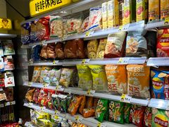 -咻啵翔翔零食基地(万达广场店)