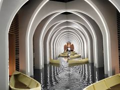 -涨巢·潮玩水疗局