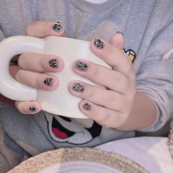 -VIVI BEAUTY  美甲美睫皮肤管理中心