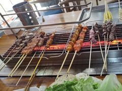 -哈尔滨小酒馆·鲜肉现穿自助烧烤(康新花园店)