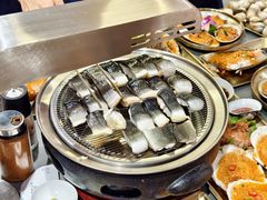 -围炉肉舍•炭烤活鳗•丹东海鲜烤肉(步行街店)