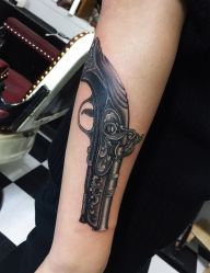 -Black Tattoo Studio