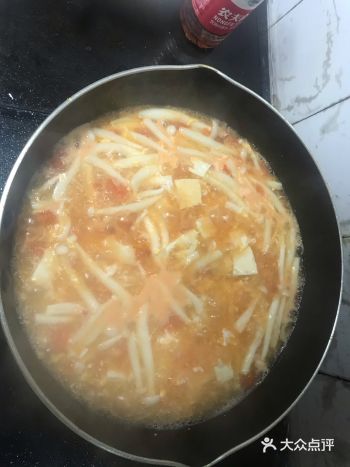 今天休息再家上午三个菜，晚上三个菜，一家三口吃的饱饱