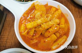 Spicy Cheese Rice Noodle Stir-fry