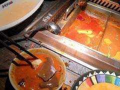 -老牌坊云南鱼豆花火锅(哈西万达店)