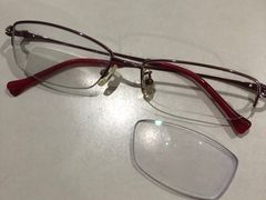 -黄益静眼镜行