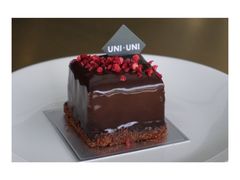 -UNI UNI(环亚凯瑟琳店)