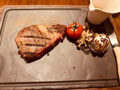西冷-恰餐厅及酒吧 CHAR Bar & Grill (北京丽都皇冠假日店)