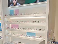 -J-Optical佳视明眼镜·蔡司视觉(青岛金茂览秀城店)