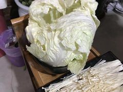 -果松木炭酸菜铜火锅·外婆参鸡汤