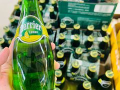 -黄五箱进口网红仓(金沙滩啤酒城店)