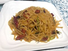 酸辣土豆丝-巴扎美食·新疆菜·西域歌舞表演餐厅(新疆大厦店)