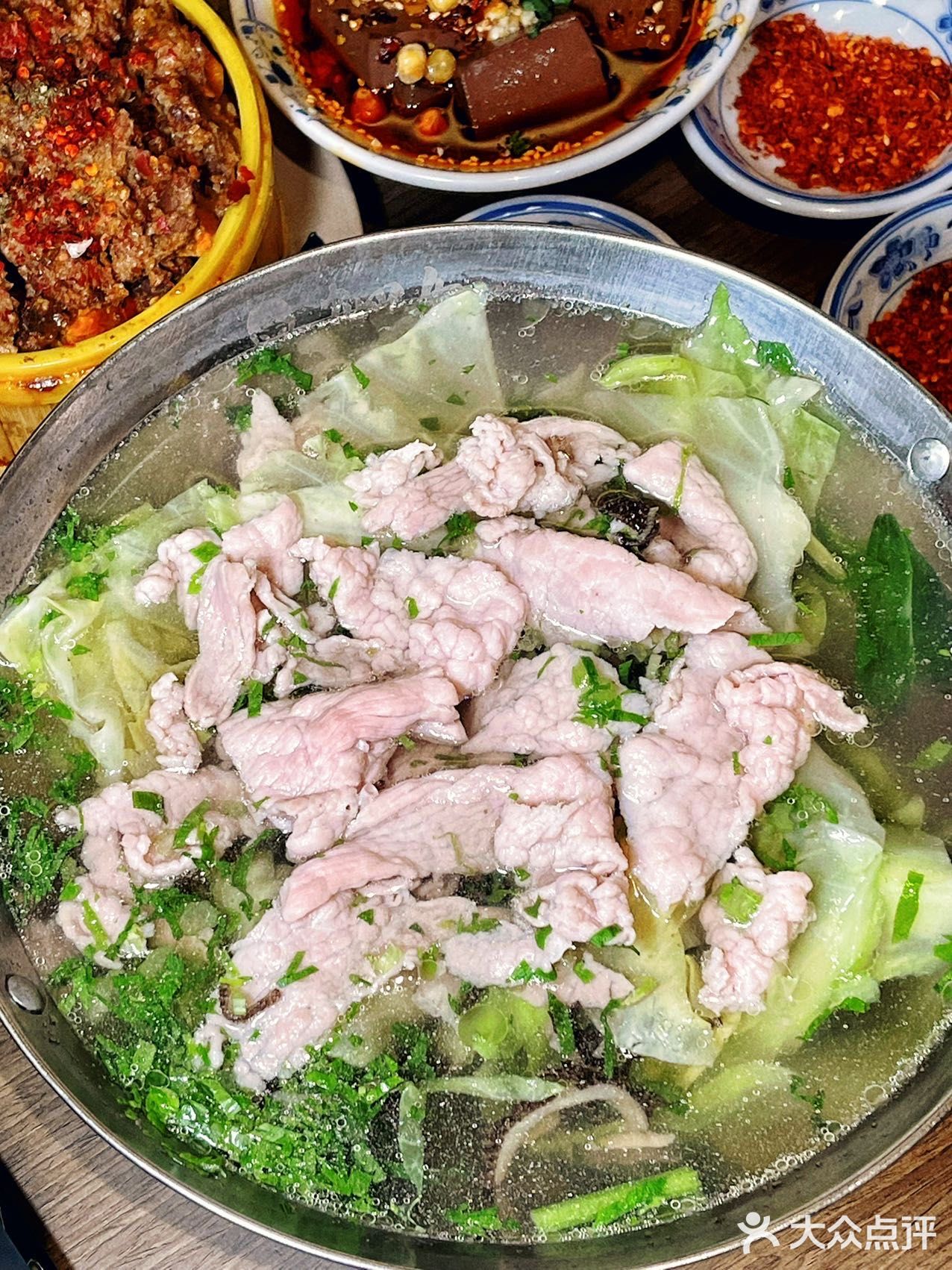 北京首店‼️甜滋滋的乐山甜皮鸭巨好吃🔥满满都是馅的牛肉饼超绝