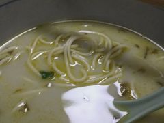 -明呈黄鱼面馆(斜土路店)