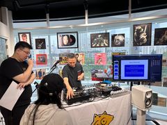-浣熊唱片店(上海影城店)