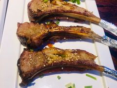 苏尼特金质烤羊排-三个蒙古大叔羊肉串(大宁店)