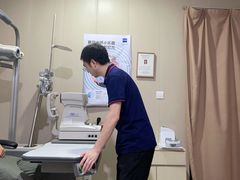 -光明眼镜·蔡司授权(徐泾店)