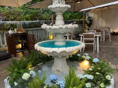 -Mark&Mars Restaurant