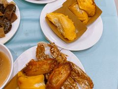 -金马门国际美食百汇(珞喻路店)