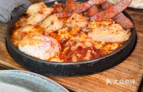 Low-fat Chicken Sausage Platter with North African Poached Egg