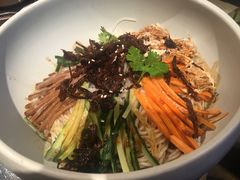 -云海肴·汽锅鸡·云南菜(天山百盛优客店)