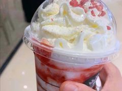 草莓轻乳酪星冰乐-星巴克(武汉保利时代)