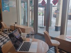 -星巴克臻选(莘庄仲盛店)