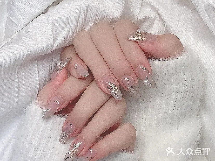 在御甲舍里做美甲像喝下午茶一样的享受