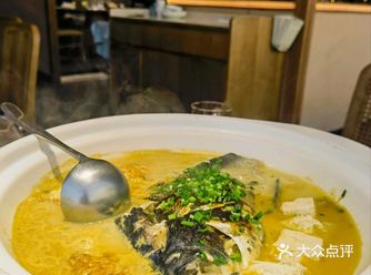 \n4.曝光!被问爆的鱼汤泡饭店!